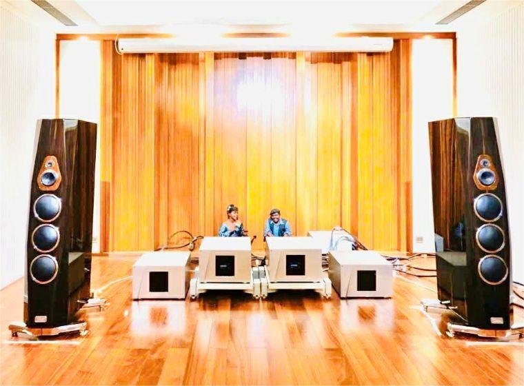 Bán Nhà Mặt Phố Liễu Giai - Ba Đình - Lô Góc 106m2 - 9 Tầng - Doanh Thu 2 Tỷ / Năm